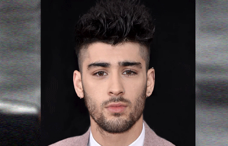 ব্রিটিশ এশিয়ান পপ স্টার জায়ান মালিক এই তালিকায় পঞ্চম স্থানে রয়েছেন।