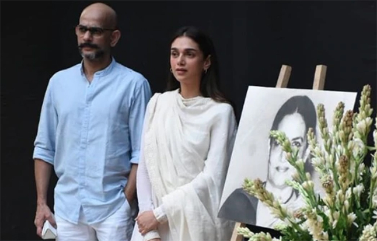 উপস্থিত ছিলেন অদিতি রাও হায়দারি।