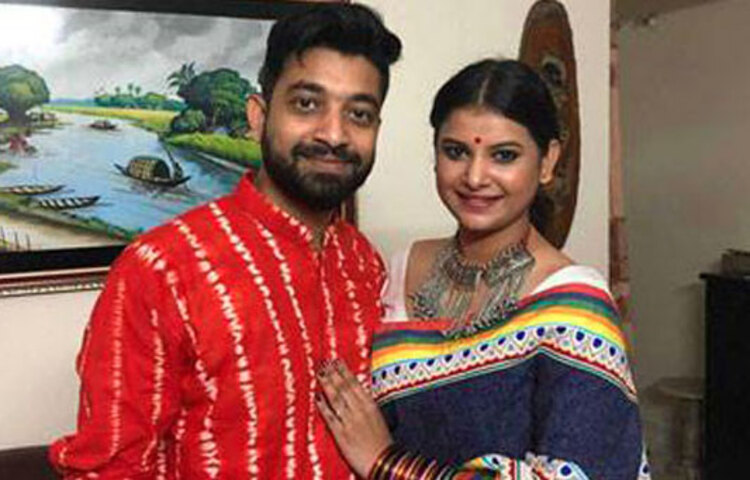 শবনম ফারিয়ার এই বিচ্ছেদের সংবাদ জানানোর পর সামাজিক যোগাযোগ মাধ্যমে তুমুল প্রতিক্রিয়া শুরু হয়। ছবি: সংগৃহীত