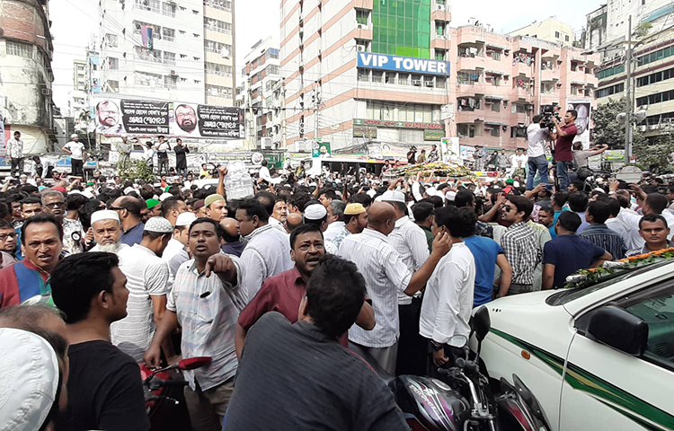 গত সোমবার (৪ নভেম্বর) বাংলাদেশ সময় দুপুর ১টায় যুক্তরাষ্ট্রের নিউইয়র্কের ম্যানহাটনে স্লোয়ান ক্যাটারিং ক্যানসার সেন্টারে চিকিৎসাধীন অবস্থায় শেষ নিঃশ্বাস ত্যাগ করেন সাদেক হোসেন খোকা। মৃত্যুকালে তার বয়স হয়েছিল ৬৭ বছর। ছবি: বিপ্লব দিক্ষিৎ