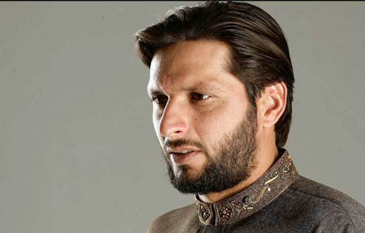 ৫ ফুট ১১ ইঞ্চি লম্বা শহিদ আফ্রিদি আকর্ষণীয় সৌন্দর্য ও প্রগাঢ় ব্যক্তিত্বের জন্য সবার কাছে প্রিয়।