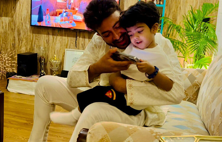 গণমাধ্যমে প্রকাশিত বিভিন্ন সংবাদের ভিত্তিতে জানা যায়, ২০২০ সালের ২১ মার্চ পুত্রসন্তানের জন্ম দেন নায়িকা বুবলী। তার সন্তানের বাবা শাকিব খান। এতদিন বিষয়টি নিয়ে কোনো পক্ষই মুখ খোলেননি। ছবি: ফেসবুক