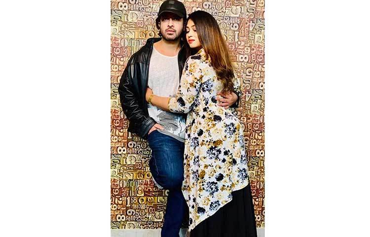 দীর্ঘদিন পর ভক্তরা তাদেরকে সামাজিক যোগাযোগমাধ্যমে দেখে উচ্ছ্বসিত হয়েছেন।