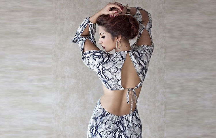 আমির খানের সঙ্গে ‘মন’ ছবিতে কাজ করা অভিনেত্রী নিজের ছবি শেয়ার করে লিখেছেন, কারও জন্য এটা ট্যান হতে পারে। কিন্তু আমার জন্য এটা মনের শান্তি।