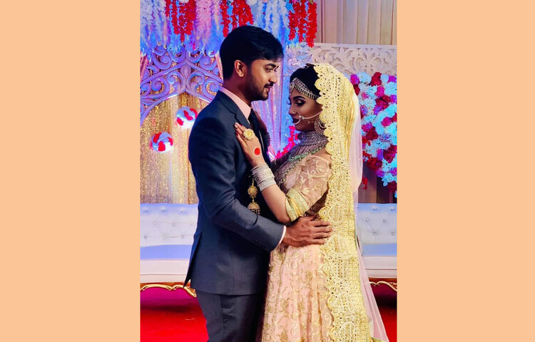 অভিনেতা শ্যামল বলেন, ‘করোনার মধ্যে বিধিনিষেধ মেনে যতটুকু করা যায় সেভাবেই একটা ঘরোয়া আয়োজন হয়েছে। হুট করে বিয়ের আয়োজন করায় কাছের অনেককে জানাতে পারিনি। কেউ কষ্ট পাবেন না। সবার কাছে দোয়া চাই আমাদের নতুন জীবনের জন্য।’