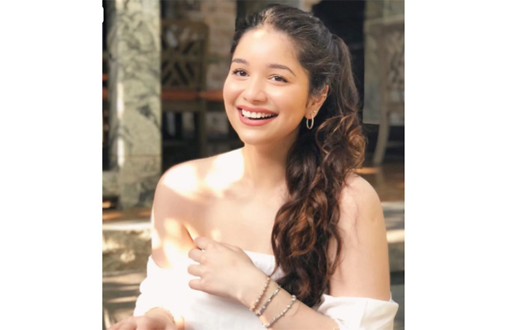 সারা টেন্ডুলকার শাহরুখ খান ও জাস্টিন বিবারের ভক্ত। সারা ইনস্টাগ্রামের পোস্ট দেখে বোঝা যায় এই কথাই। শাহরুখের একটি ভিডিও সারা শেয়ার করেছেন। ছবি: সংগৃহীত