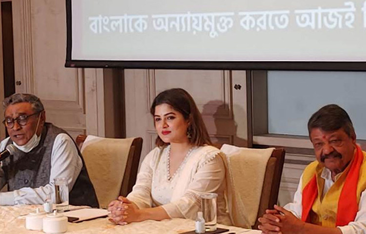 শ্রাবন্তী ভারতের বিজেপির প্রার্থী হয়েছেন। এ দলের হয়ে তিনি বেহালা পশ্চিম বিধানসভা কেন্দ্র থেকে ভোটে লড়ছেন। জনসমর্থন পাওয়ার জন্য পর্দার এই নায়িকা অবিরাম পরিশ্রম করে চলেছেন। নির্বাচন কমিশনের কাছে তিনি যে হলফনামা জমা দিয়েছেন। ছবি: সংগৃহীত