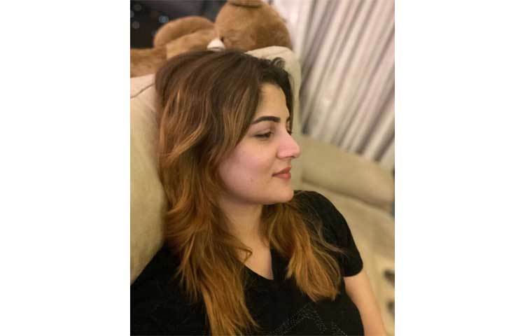 আপন মনে শ্রাবন্তী।