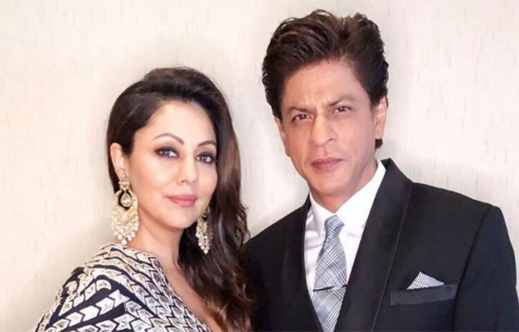 ভারতের অন্যতম প্রযোজনা সংস্থা ‘রেড চিলিজ এন্টারটেনমেন্ট অ্যান্ড ভিএফএক্স’ সংস্থারও মালিকানা রয়েছে শাহরুখের। ২০০২ সালে শাহরুখ এবং তার স্ত্রী গৌরী খান মিলে এই প্রযোজনা সংস্থা শুরু করেন। এর আগেও শাহরুখের একটি প্রযোজনা সংস্থা ছিল। কিন্তু লাভের মুখ না দেখায় তা বন্ধ করেন তিনি। এই সংস্থার একটি নিজস্ব ভিএফএক্স স্টুডিও রয়েছে। এই সংস্থার বার্ষিক আয় প্রায় ৫০০ কোটি রুপি। ছবি: সংগৃহীত