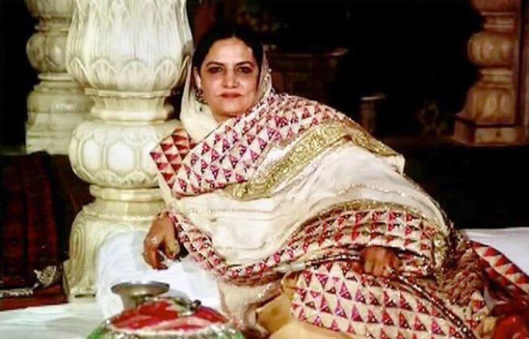 মৃত্যুকালে তার বয়স হয়েছিল ৯৩ বছর।