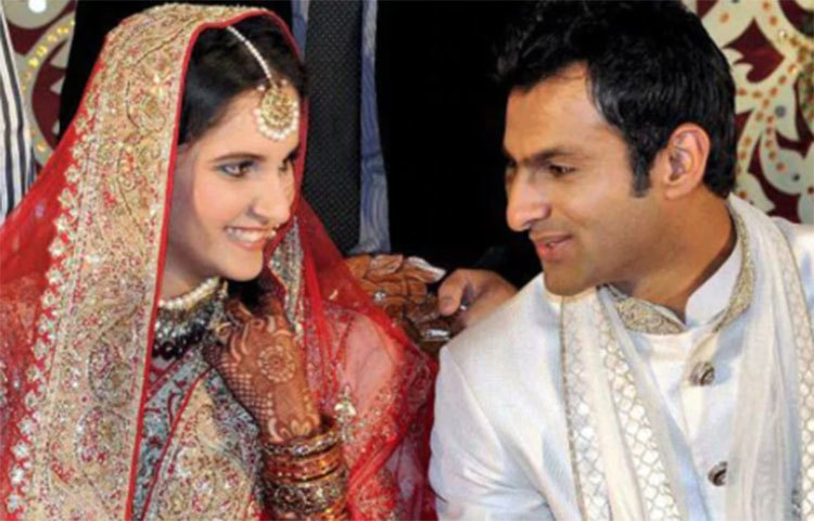 জানা যায়, শোহরাব মির্জা নামের একজনের সঙ্গে বিয়ে ঠিক হয়েছিল সানিয়ারও। কিন্তু সেই বিয়ে শেষমেশ ভেঙে যায়। এদিকে, সানিয়ার সঙ্গে শোয়েবের মেলামেশা মেনে নিতে পারেননি আয়েষা। তাই দুজনের মধ্যে সম্পর্ক তিক্ত হতে থাকে।