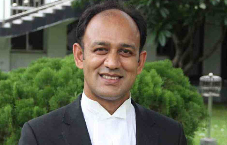 ব্যারিস্টার সাইয়েদুল হক সুমন: তিনি বিগত কয়েক বছর ধরে ইতিবাচক বক্তব্য ও নিজ অর্থায়নে বিভিন্ন সামাজিক কাজ করে জনপ্রিয়তা লাভ করেছেন। চলতি বছরও তিনি সোশ্যাল মিডিয়ায় ব্যাপক  আলোচনায় ছিলেন। ছবি: সংগৃহীত