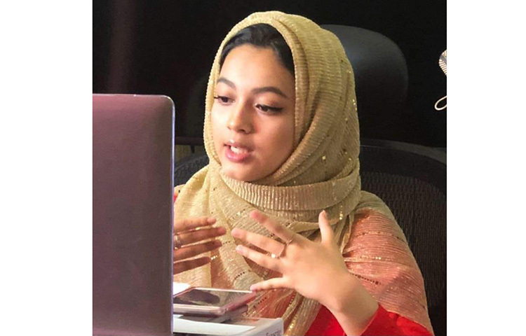 প্রিসিলা নাজনীন ফাতেমা: তিনি আমেরিকার নিউইয়র্কে বসবাস করেন। তবে সেখানে বসে সামাজিক যোগাযোগমাধ্যমে মানুষের জীবনঘনিষ্ঠ বিভিন্ন ধরনের ভিডিও প্রকাশ করছেন। চলতি বছর তিনি সোশ্যাল মিডিয়ার মাধ্যমে দেশের তরুণদের উদ্বুদ্ধ করে মানবকল্যাণে কাজ করছেন। ছবি: সংগৃহীত