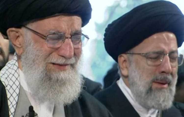 সেখান থেকে তার মরদেহ তেহরান বিশ্ববিদ্যালয়ে নেয়া হলে দেশটির সর্বোচ্চ ধর্মীয় নেতা আয়াতুল্লাহ আলী খামেনি নিহত এই জেনারেলের জানাজা নামাজের নেতৃত্ব দেন। সে সময় তিনি কান্নায় ভেঙে পড়েন। জেনারেল সোলেইমানির সঙ্গে বিপ্লবী গার্ডের আরও পাঁচ সদস্যেরও জানাজা অনুষ্ঠিত হয়েছে।