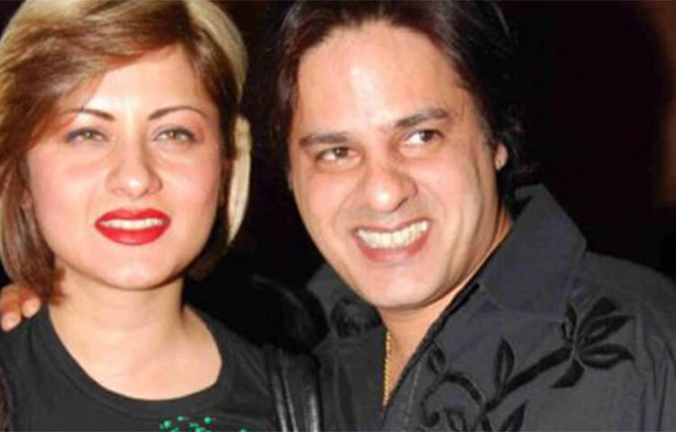 পরবর্তীকালে রাজলক্ষ্মী বলিউড অভিনেতা রাহুল রায়কে বিয়ে করলেও সমীর আর কোনো সম্পর্কে জড়াননি। কাকতালীয়ভাবে, সেই সময়েই পরিচালক রাজকুমার সন্তোষীর কাছ থেকে একটি ছবিতে অভিনয় করার প্রস্তাব পান সমীর। ছবি: সংগৃহীত