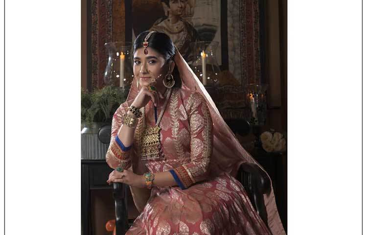 ক্যামেরার মুখোমুখি সৌম্য।