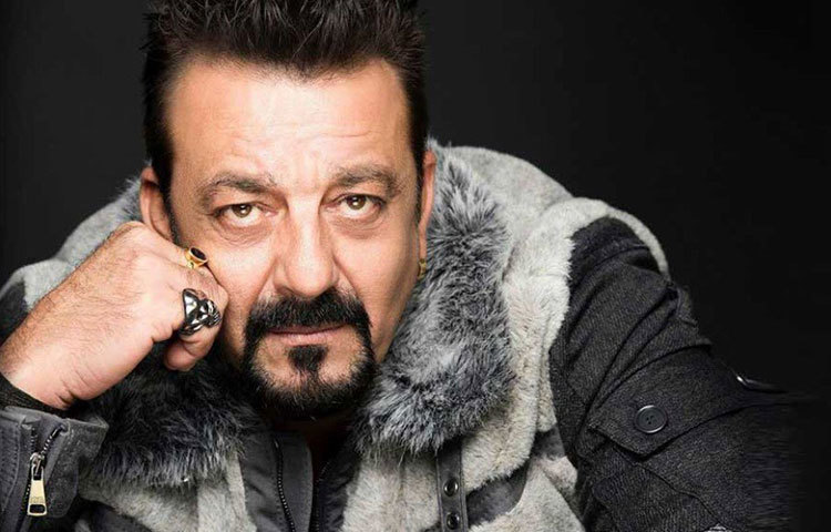 নিজের ‘প্লে বয়’ ভাবমূর্তি নিয়ে তিনি খুশি। নিজেই এক সাক্ষাৎকারে জানিয়েছিলেন সুনীল-পুত্র। এমনকি, তার স্বীকারোক্তি, তিনি একইসঙ্গে তিনজন বান্ধবীর সঙ্গেও ডেটিং করেছেন!