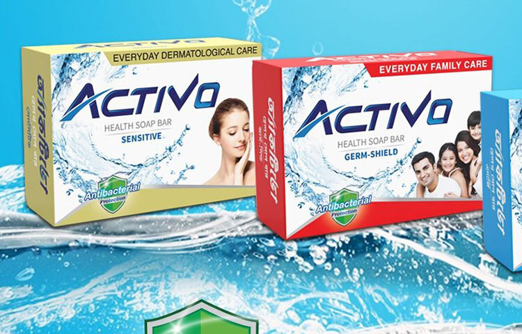 অ্যান্টি ব্যাকটেরিয়াল সাবান: এই সাবানগুলোতে ট্রাইক্লোসান বা ট্রাইক্লোকার্বনের মতো অ্যান্টি ব্যাকটেরিয়াল উপাদান রয়েছে। পিএইচ মাত্রা ৯-১০-এর মধ্যে থাকে। এই সাবান তরল বা কঠিন বার আকারে পাওয়া যায়। তবে এসব সাবানের অতিরিক্ত ব্যবহারে ত্বকের শুষ্কতা ও জ্বালাপোড়া হতে পারে। ছবি: সংগৃহীত