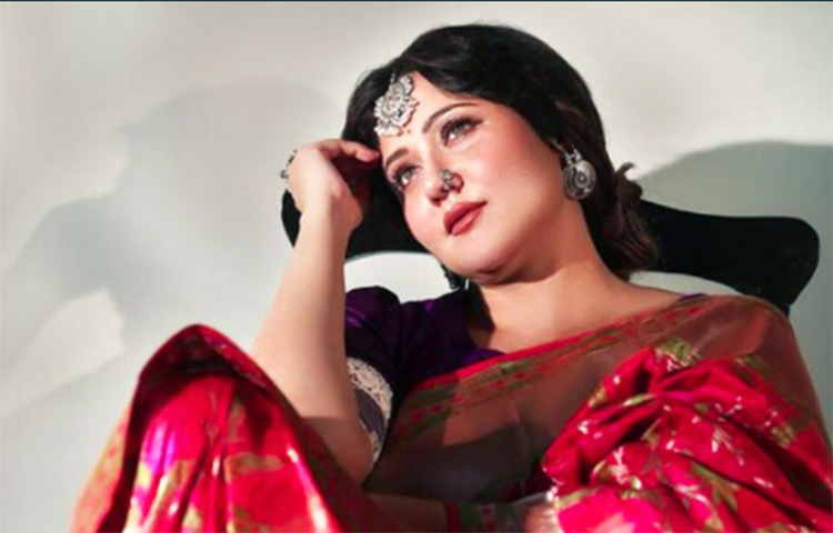 ভারতীয় অভিনেত্রী স্বস্তিকা মুখার্জী ৪১ বছরে পা দিয়েছেন। জীবনের মাঝপথে এসে অন্যদের থেকে নিজেকে আলাদা করে নিয়েছেন তিনি। এখনো তিনি প্রায়ই বিভিন্নমুখী কাজের জন্য আলোচনায়-সমালোচনায় আসছেন। ছবি: সংগৃহীত