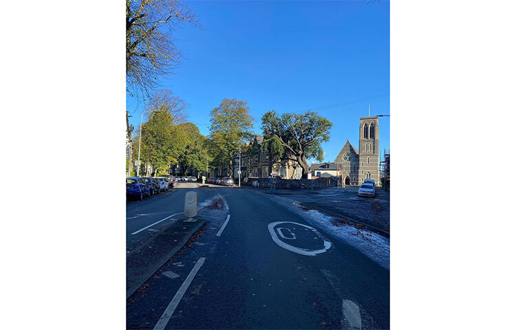 স্বস্তিকার লোকেশন জানান দিচ্ছে তিনি রয়েছেন ওয়েলসের কার্ডিফে। ছবি: সংগৃহীত