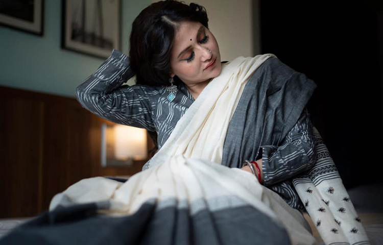 স্বস্তিকার চুলের স্টাইল করেছেন নিতা মল্লিক। ছবি: ফেসবুক