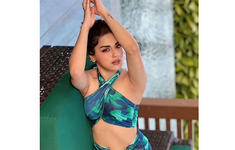 অফশা লিখেছেন, ‘অনুরাগীদের কাছে আমি চিরকৃতজ্ঞ যে, তারা আমার উপর তাদের আশীর্বাদ দিয়েছেন। আমাকে খ্যাতি, সম্মান এবং সৌভাগ্যে ভরিয়ে দিয়েছেন আপনারা। এমনটা যে হবে তা ছোটবেলায় ভাবিনি।’ ছবি: সংগৃহীত