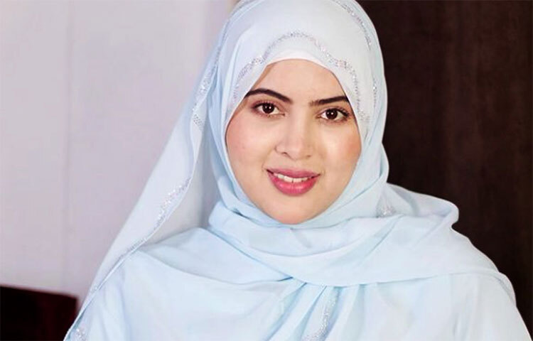 ২২ সেপ্টেম্বর ইনস্টাগ্রামে নিজের অ্যাকাউন্টে একটি দীর্ঘ পোস্ট করেছেন সহর অফশা। তাতে নিজের এই সিদ্ধান্তের কারণ জানিয়েছেন তিনি। অফশা লিখেছেন, ‘আল্লার শরণাপন্ন হতে এবং তার ক্ষমাপ্রাপ্তির জন্য শোবিজের জীবন থেকে সরে দাঁড়ানোর সিদ্ধান্ত নিয়েছি।’ ছবি: সংগৃহীত