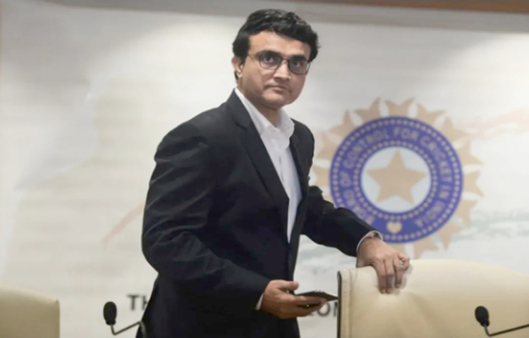 সৌরভের চিকিৎসায় গঠিত মেডিকেল বোর্ডের সদস্য চিকিৎসক সপ্তর্ষি বসু বলেন, ‘উনি বরাবরই নিয়ন্ত্রিতভাবে খাওয়া দাওয়া করেন। ফলে নতুন করে খুব বেশি বিধিনিষেধ চাপানোর প্রয়োজন নেই। একটু ফ্যাট বর্জিত ডায়েটের পরামর্শ দেয়া হয়েছে। দাদা শিগগিরই স্বাভাবিক জীবনে ফিরবেন।’