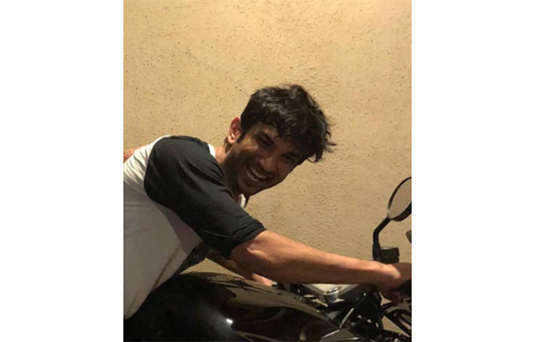 তিনি দাবি করেন, ১৪ জুন আত্মহত্যার আগে সুশান্ত নাকি পরপর ৫০টি সিম কার্ড বদলে ফেলেন।