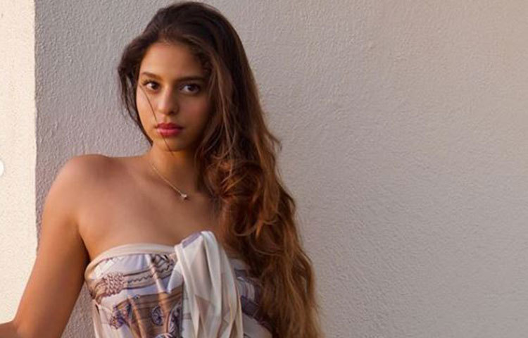 ছবি শেয়ার করে গৌরি জাানিয়েছেন, কোনো রকম মেকাপ ও হেয়ারস্টাইল ছাড়াই সুহানার এই ফটোশুট করেছেন তিনি।