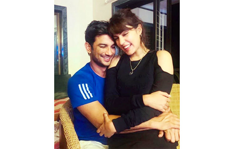 সুশান্ত মানসিক অবসাদে ভুগছিলেন বলে দাবি করেন রিয়া।