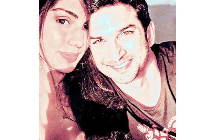 যদিও মহেশ ভাটের কথা মতোই সুশান্তকে চিকিৎসকের কাছে রিয়া নিয়ে যান বলে দাবি করেন কঙ্গনা, পায়েল রোহতগিরা।