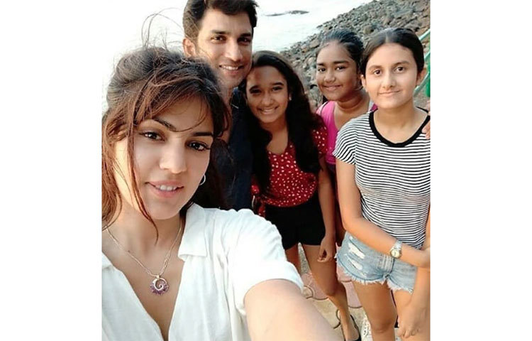 এমনকী, সুশান্তের পরিবারের কেউই ছেলের মানসিক অবসাদের কথা জানতেন না বলে জানা যায়।