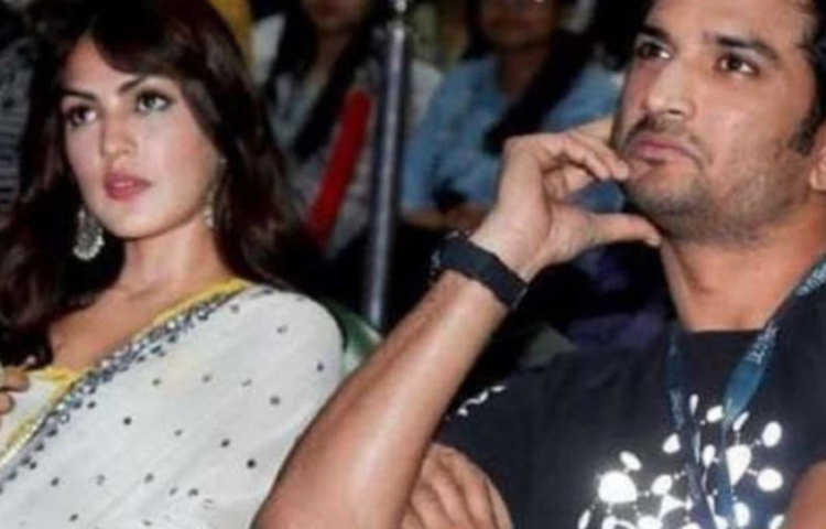 যার সঙ্গে এভাবে সুশান্তের মৃত্যুর দিন কথা হয় রিয়ার তার নাম রাধিকা মেহতা। কললিস্ট মিলিয়ে নামটি পাওয়া গেলেও তিনি কে এবং কীভাবে রিয়ার সঙ্গে তার যোগ, সেটা জানার চেষ্টা চালানো হচ্ছে। কেনই বা সুশান্তের মৃত্যুর দিনই এভাবে এত লম্বা সময় তাদের দু’জনের কথা হলো? এর পিছনে কি কোনও ষড়যন্ত্র রয়েছে, জানান চেষ্টা করা হচ্ছে।