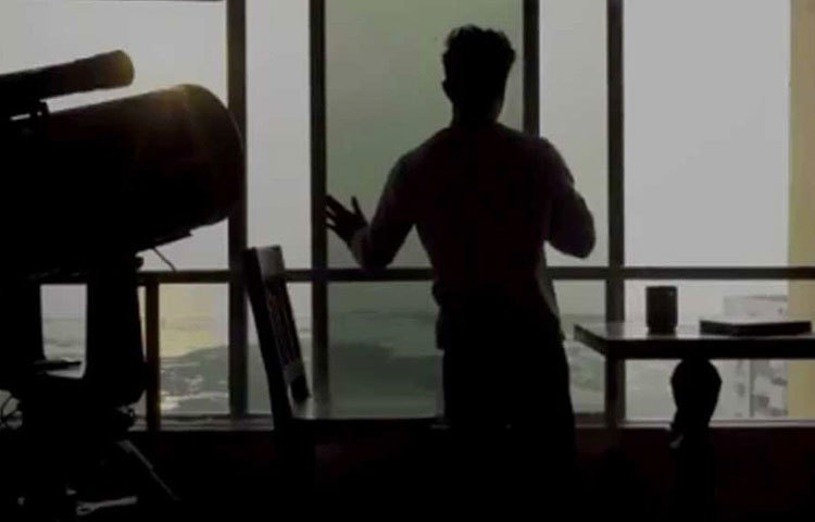 স্বভাবতই প্রশ্ন উঠেছে। তা হলে কি সুশান্ত বুঝতে পেরেছিলেন, তিনি যে আর্থিক বিনিয়োগ করেছিলেন, তা আর ফিরে পাওয়ার মতো অবস্থায় নেই?