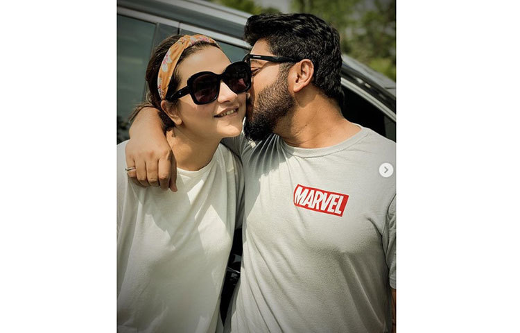 বিয়ের ২ বছর পূর্ণ হতেই এবার মা হওয়ার খবর দিলেন শুভশ্রী গঙ্গোপাধ্যায়।