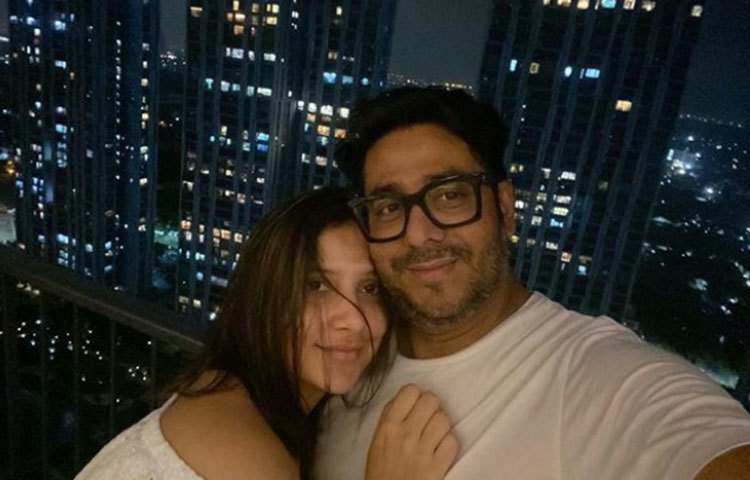 নিজের সামাজিক মাধ্যমে শুভশ্রী ভক্তদের সঙ্গে মা হওয়ার খুশির খবর শেয়ার করেন শুভশ্রী।