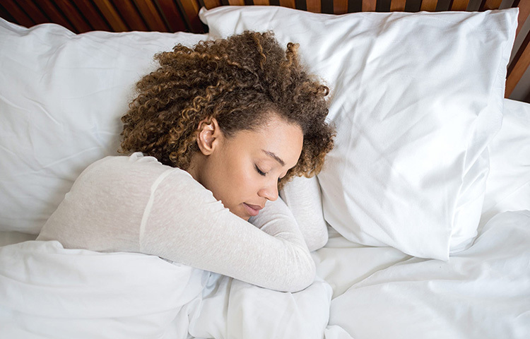 অতিরিক্ত ঘুম ডিপ্রেশনের কারণ হতে পারে। স্লিপিং সাইকেল ঘেঁটে গেলে উৎকণ্ঠা এবং মানসিক চাপের অনুভূতি সৃষ্টি করতে পারে। ছবি: সংগৃহীত