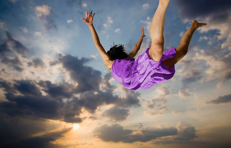 ডিজঅর্ডার: উৎকণ্ঠা, অবসাদ, ¯িøপ প্যারালিসিস, পোস্ট ট্রমাটিক স্ট্রেস ডিজঅর্ডার, ¯িøপ অ্যাপনিয়ার মতো ডিজঅর্ডারে ভুগলে আমরা দুঃস্বপ্ন দেখি। যদি আপনি দীর্ঘদিন এই ধরনের সমস্যায় ভুগতে থাকেন এবং নিয়মিত দুঃস্বপ্ন দেখার প্রবণতা থাকে তাহলে চিকিৎসকের পরামর্শ নিন। অনেক আধুনিক থেরাপির সাহায্যে এই সমস্যা সারিয়ে তোলা যায়। ছবি: সংগৃহীত