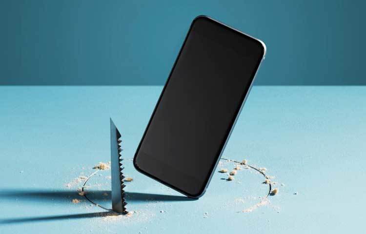 যখন দরকার নেই তখন ফোনটিকে বন্ধ করে দিন বা এরোপ্লেন মুডে রাখুন।