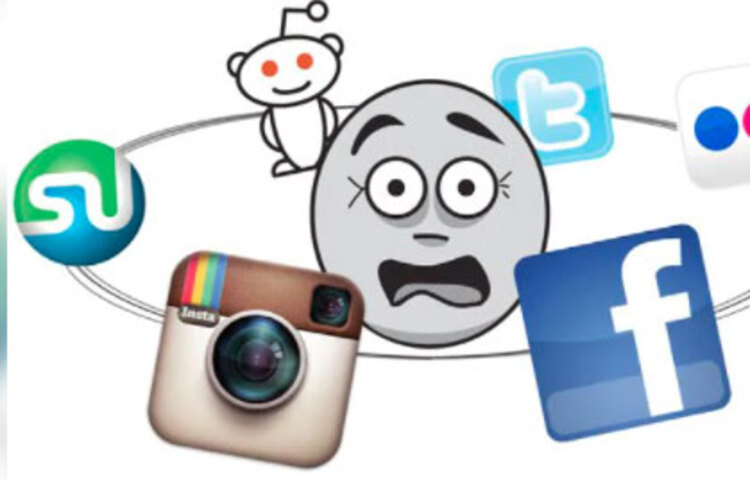 তবে, এটাই প্রথম গবেষণা নয়। সোশ্যাল মিডিয়া (Social media) ও তার প্রভাব এবং ঠিক কতক্ষণ সোশ্যাল মিডিয়ায় কাটানো উচিত- এই নিয়ে আগেও একাধিক গবেষণা ও সমীক্ষা হয়েছে। যার বেশিরভাগই হয়েছে কমবয়সী ছেলেমেয়েদের সোশ্যাল মিডিয়ায় কাটানো সময় ও তাদের উপরে সোশ্যাল মিডিয়ার প্রভাব নিয়ে। পরীক্ষায় দেখা গিয়েছে, এই মাধ্যমের একটা প্রভাব অবশ্যই সকলের মধ্যে রয়েছে, কিন্তু তা অবসাদের কারণ কি না, সেটা জানা যায়নি।