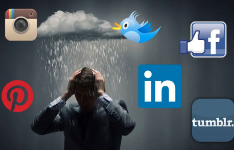 American Journal of Preventive Medicine-এ প্রকাশিত সমীক্ষায় ১৮ থেকে ৩০ বছর বয়সী হাজারেরও বেশি মানুষের থেকে তথ্য সংগ্রহ করা হয়। একটি নির্দিষ্ট প্রশ্নাবলীর মাধ্যমে তাদের মানসিক অবসাদের পরিস্থিতি সম্পর্কে বোঝার চেষ্টা করা হয় এবং তাদের প্রত্যেককে সোশ্যাল মিডিয়া ব্যবহারের মোট সময় সম্পর্কে জিজ্ঞাসা করা হয়।