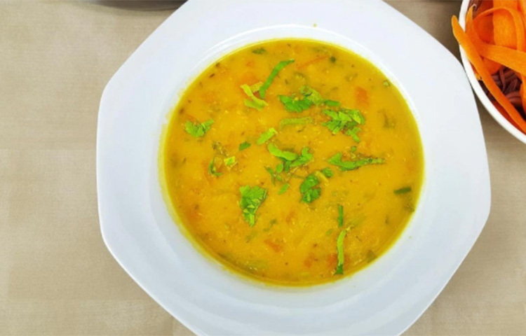 এবার আরও ২-৩ মিনিট ফুটিয়ে আমের টুকরো দিয়ে ঢাকনা এঁটে দিন। আরও ২-৩ মিনিট ফুটিয়ে আঁচ থেকে নামিয়ে নিন। এবার আরও ২-৩ মিনিট ফুটিয়ে আমের টুকরো দিয়ে ঢাকনা এঁটে দিন। আরও ২-৩ মিনিট ফুটিয়ে আঁচ থেকে নামিয়ে নিন। ছবি: সংগৃহীত