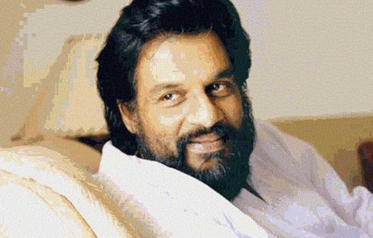 এহেন প্রবাদপ্রতিম গায়কেরও পিছু ছাড়েনি বিতর্ক। একবার তার একটা মন্তব্য ঘিরে তুমুল সমালোচনা শুরু হয়ে গিয়েছিল দেশ জুড়ে।