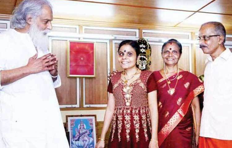 বাবার কাছেই সঙ্গীতে হাতেখড়ি তার। ১৯৬২ সালে মালয়ালম ছবিতে তার প্রথম প্লেব্যাক। তারপর আর পিছনে ফিরে তাকাতে হয়নি যেশুদাসকে। একটার পর একটা গানের অফার পেয়ে গিয়েছেন এবং নিপুণ ভাবে প্রতিটা গান গেয়ে সকলকে মুগ্ধ করেছেন।