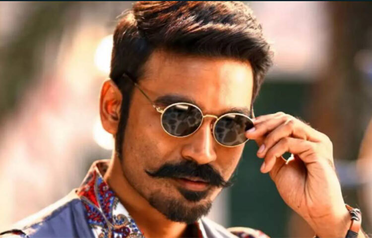 ধানুষের কলেজে যাওয়া হয়নি, কারণ তার বাবা কস্তুরী রাজা এবং  দাদা সেলভারাঘবন তাকে ছবিতে অভিনয়ের লোভ দেখিয়ে ফিল্ম দুনিয়ায় নিয়ে আসেন। ধানুষ অভিনয়ে আসার অনেক পরে বিষেশভাবে নিজের স্নাতক সম্পন্ন করেন। তার বিষয় ছিল কম্পিউটার সায়েন্স। ছবি: সংগৃহীত