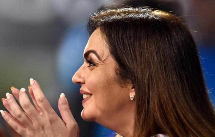 বিশেষজ্ঞদের একটি প্যানেল বেছে নিয়েছেন এই নারীদের। তারা ব্যাখ্যা করেছেন, কেন কোনো ক্রীড়ার সঙ্গে সরাসরি যুক্ত না থাকলেও নীতাকে এই উপাধি দেয়া হয়েছে।