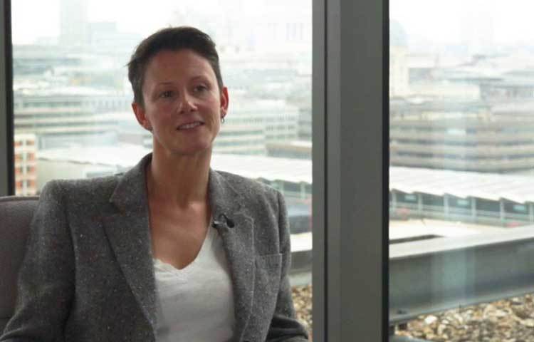 পুরুষ প্রধান খেলা ফর্মুলা ওয়ান রেসিংয়ে তিনিই যোগ্য নেত্রী- এই স্বীকৃতি দেয়া হয়েছে ফর্মুলা ওয়ান-এর মার্কেটিং অ্যান্ড কমিউনিকেশনস-এর ডিরেক্টর এলি নর্ম্যানকে। তিনিও আছেন এই সেরা দশ-এর তালিকায়।