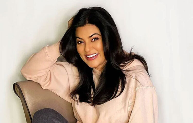 প্রাক্তন বিশ্বসুন্দরী সুস্মিতা সেন ঘরের মধ্যে বা গোসল খানায় গোসল করতে পছন্দ করেন না। তিনি পছন্দ করে খোলামেলা জায়গায় গোসল করতে। সেই কারণেই ছাদে বাথটাব বসিয়েছেন তিনি।