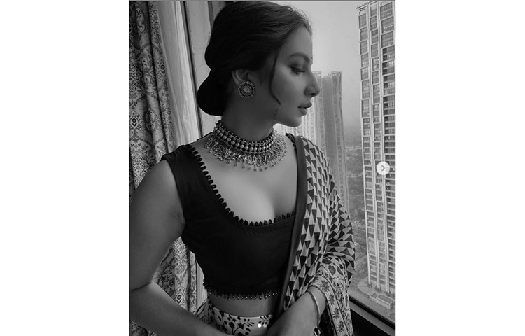 নিজের ইনস্টাগ্রাম হ্যান্ডেলে নিজের ওই ছবি শেয়ার করেন শুভশ্রী।